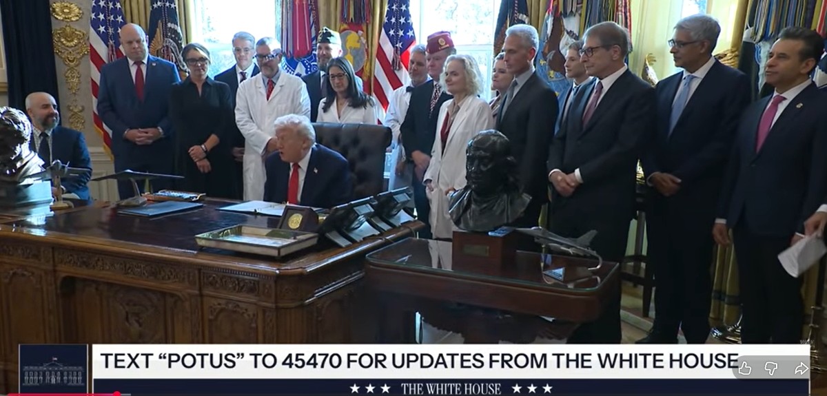 Trump Signs Executive Order for CBD/Marijuana Rescheduling
