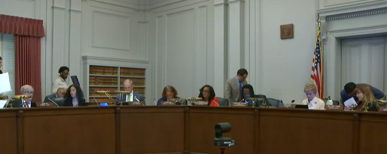 Bill OKing Big Hemp Bottles, Rec Sales in Medical Dispensary Only Towns Passes Committees